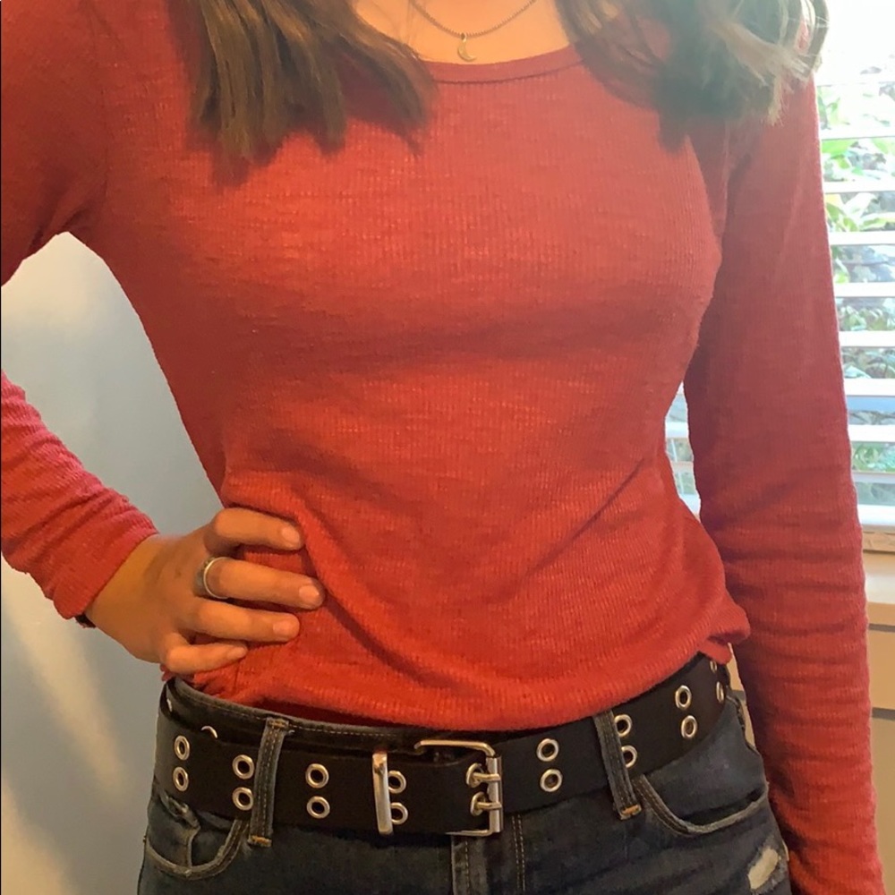 Long sleeve thin red shirt
